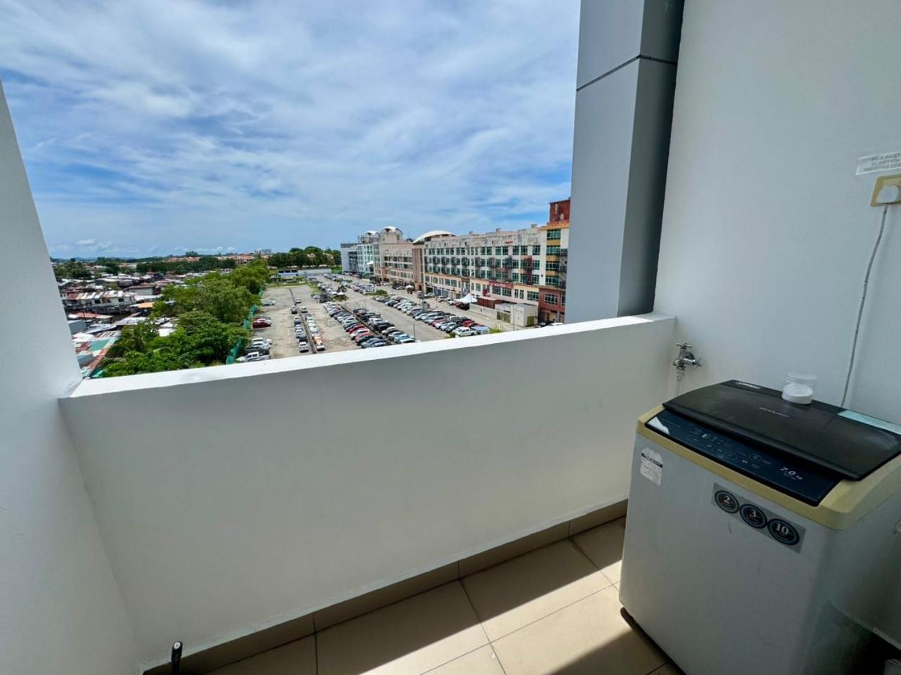 Sa Sutera Avenue Homestay Opposite Imago Kk Kota Kinabalu Exteriör bild