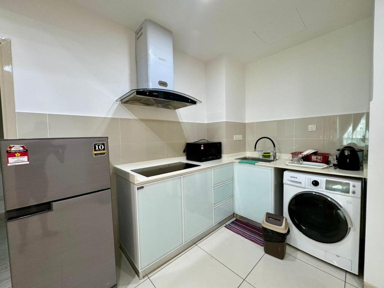 Sa Sutera Avenue Homestay Opposite Imago Kk Kota Kinabalu Exteriör bild